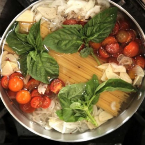 Plaats pasta in een pan, de volgende stap? Jouw familie gaat van dit recept houden!