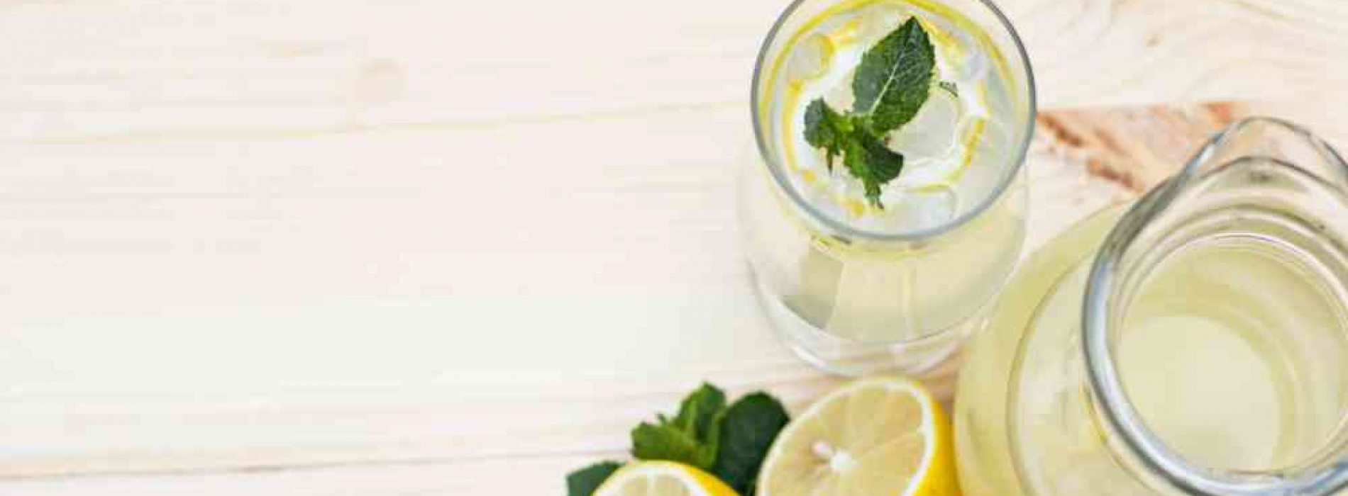 De 5 belangrijkste redenen om elke dag citroenwater te drinken, wist jij dit?!