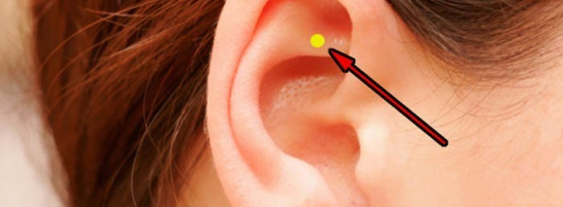 Dit gebeurt er als je dit plekje van je oor masseert. Dit moet iedereen weten!