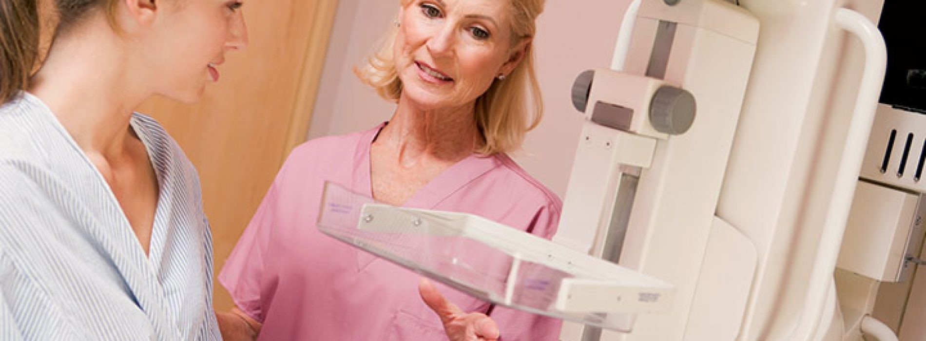 Chirurgen geven toe dat mammografie verouderd is en schadelijk voor vrouwen