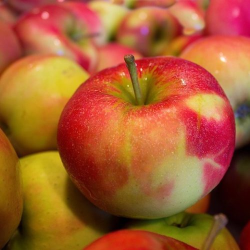 Dit zijn de redenen waarom je een appel ALTIJD met schil zou moeten eten!