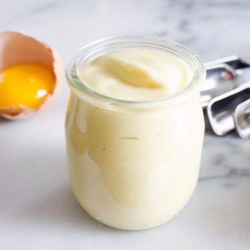 Er bestaat dus een Gezonde mayonaise variant en die maak je heel makkelijk zelf!