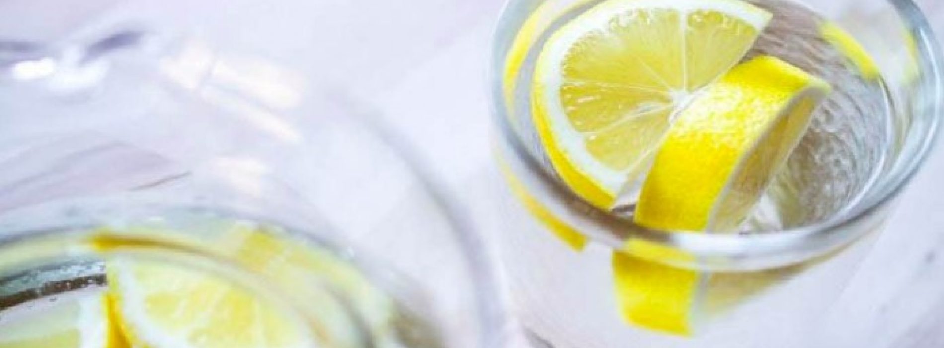10 redenen om lemon water te drinken, het verandert compleet uw gezondheid!