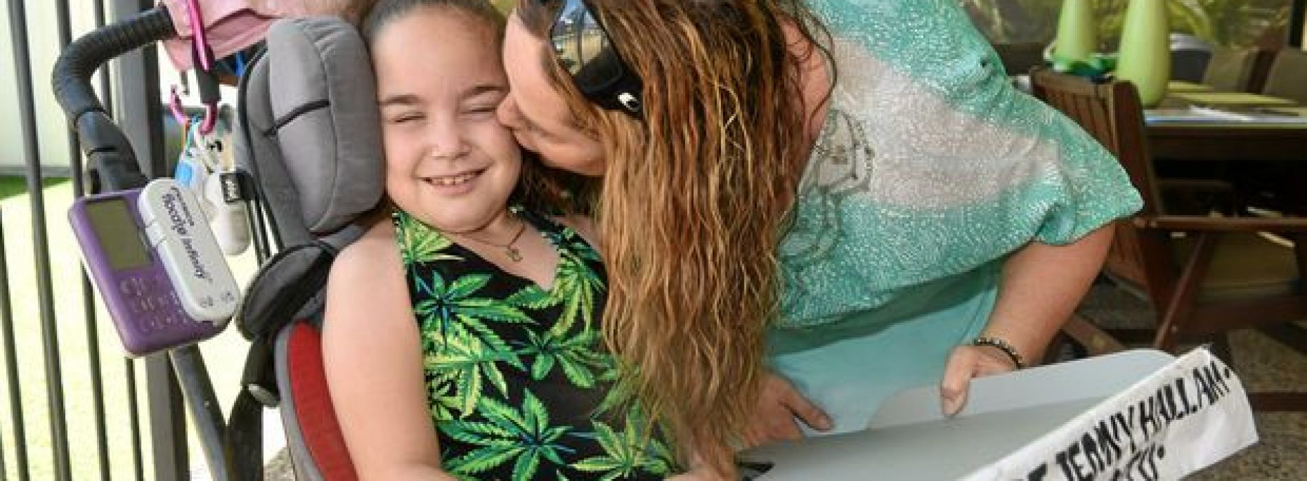 Meisje (9) met 19 ziektes bloeit op dankzij cannabisolie. Bekijk hier de indrukwekkende beelden