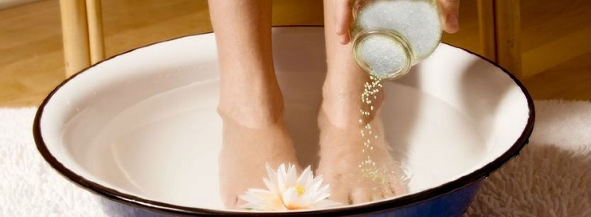 Dit eenvoudige voetbad zal alle gifstoffen in je lichaam elimineren!