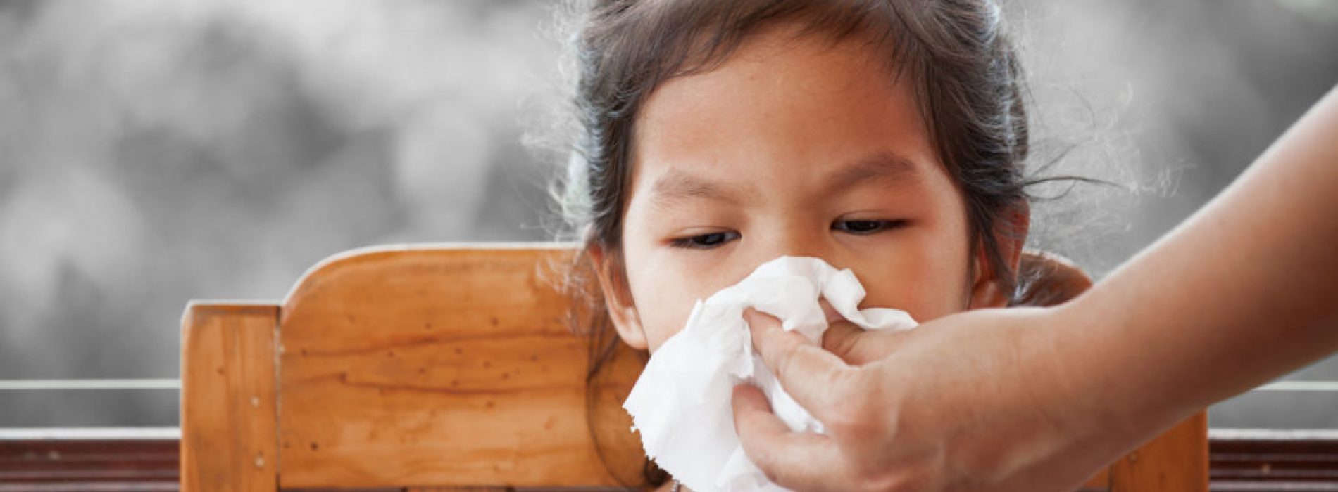 Hoe u op natuurlijke wijze van de sinus-infectie van uw kind af kunt komen