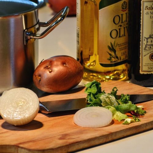 Extra vergine olijfolie houdt gezonde eigenschappen bij het koken