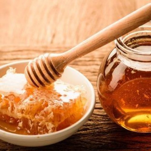 Vijf therapeutische effecten van honing bij de behandeling van wonden en infecties