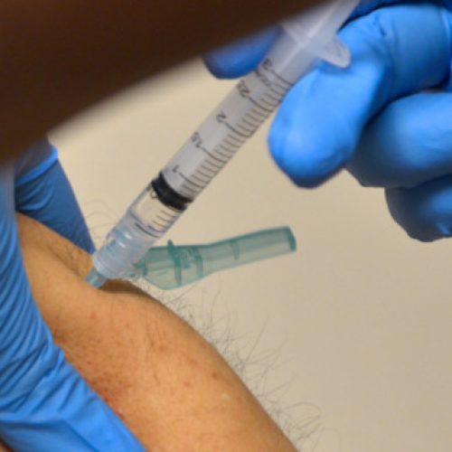 Verhoogt de griepprik het risico op een coronavirusinfectie?